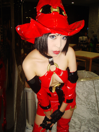 Illustration for article titled Comic Market Cosplayers Cosplaying